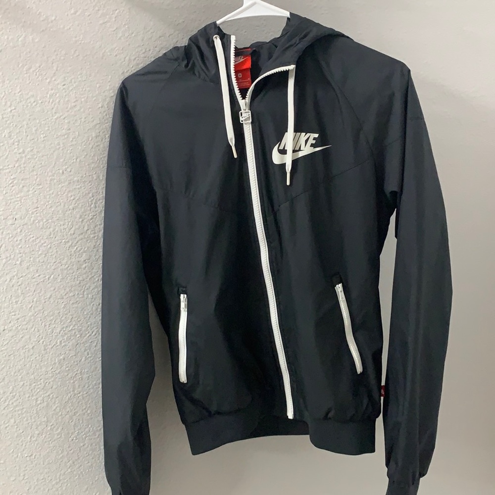Nike windbreaker - size medium
